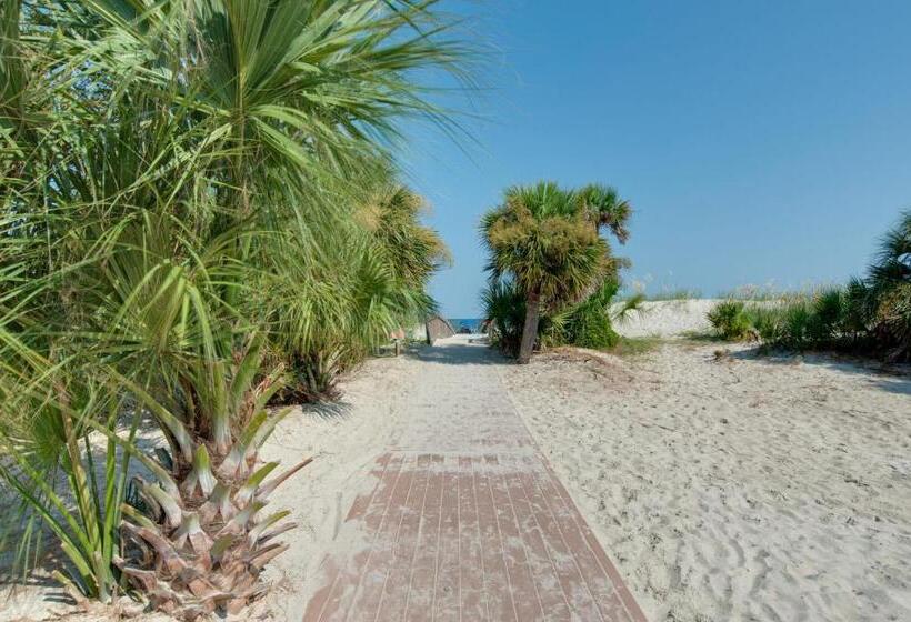 חדר משפחתי, The Rustic Anchor