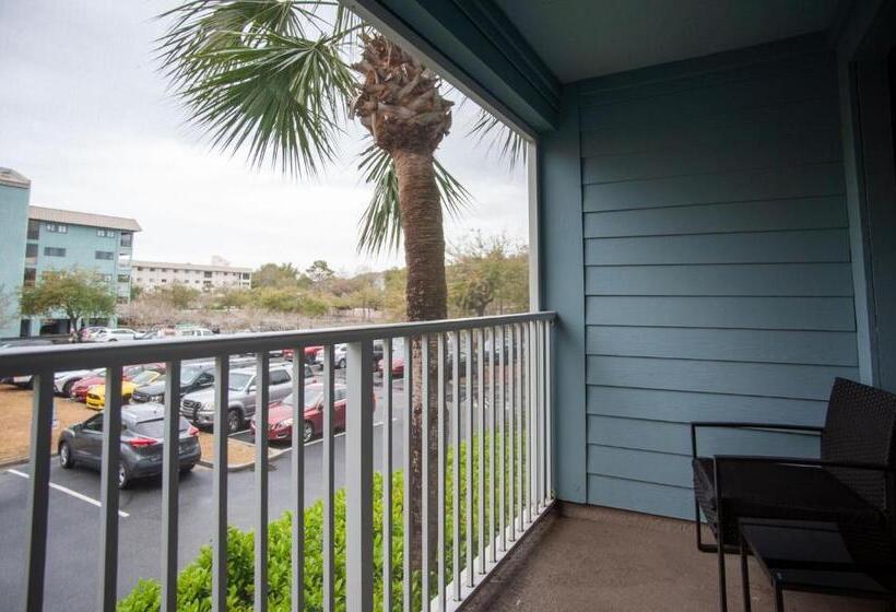 חדר משפחתי, The Rustic Anchor