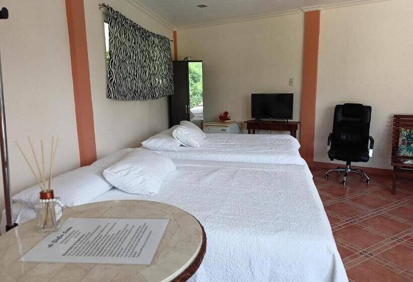 디럭스 패밀리 룸, Elicon Suites