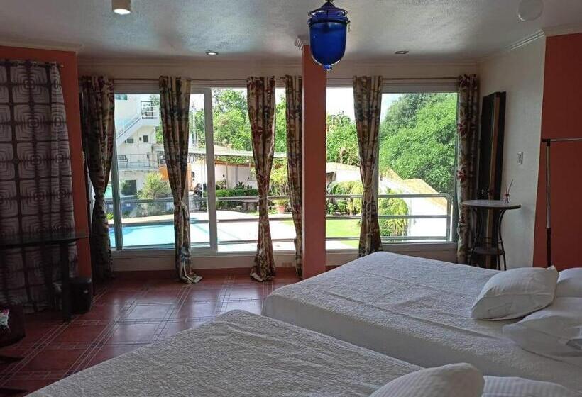 디럭스 패밀리 룸, Elicon Suites
