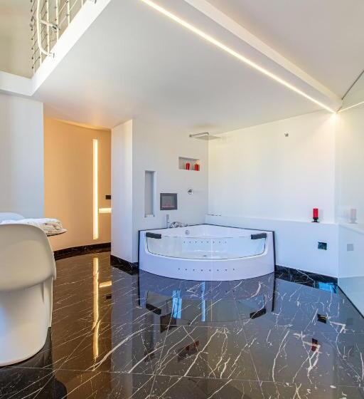 غرفة سوبيريور, Inferno E Paradiso