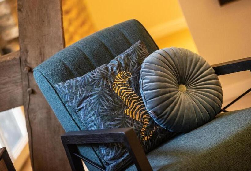 اتاق اکونومی, B&b Kasteel Wolfrath