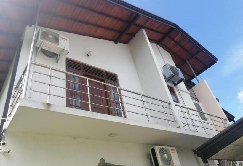 חדר דלוקס, Lahiru Airport Villa