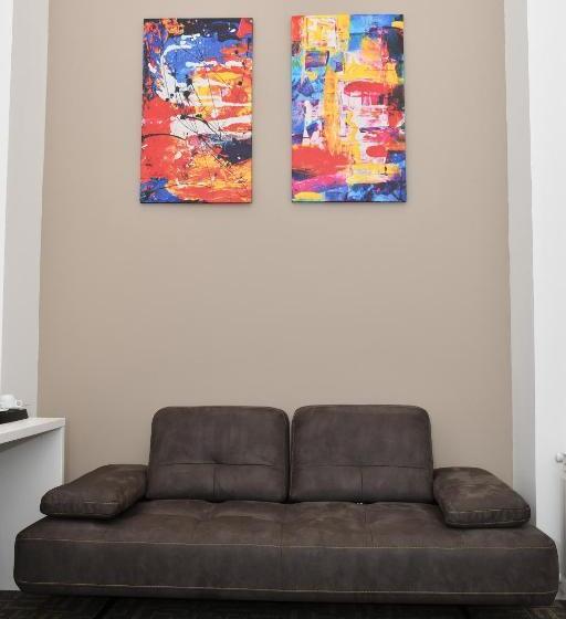 سوییت جونیور لوکس, Callisto