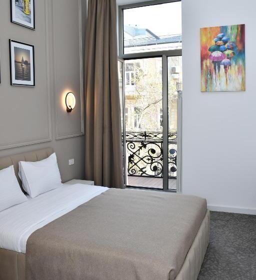 اتاق لوکس با بالکن, Callisto