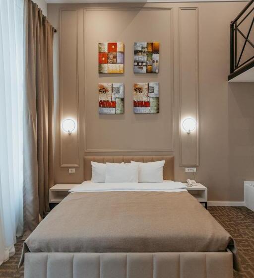 اتاق لوکس خانوادگی, Callisto