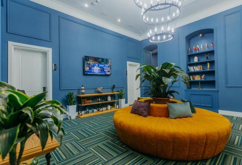 اتاق لوکس, Callisto