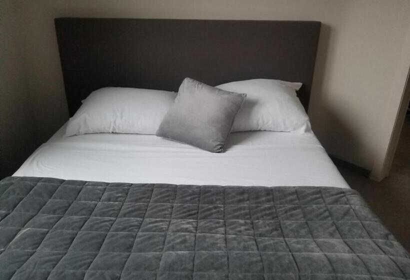 شقة غرفة واحدة, Côté Grange