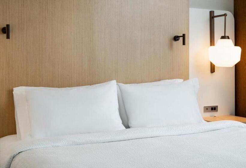 스탠다드 룸 킹사이즈 침대, Fairfield By Marriott Inn & Suites North Bay