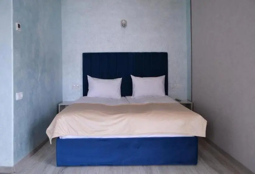اتاق استاندارد سه نفره, Kare No Hotel Tsaghkadzor