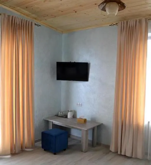 اتاق استاندارد سه نفره, Kare No Hotel Tsaghkadzor