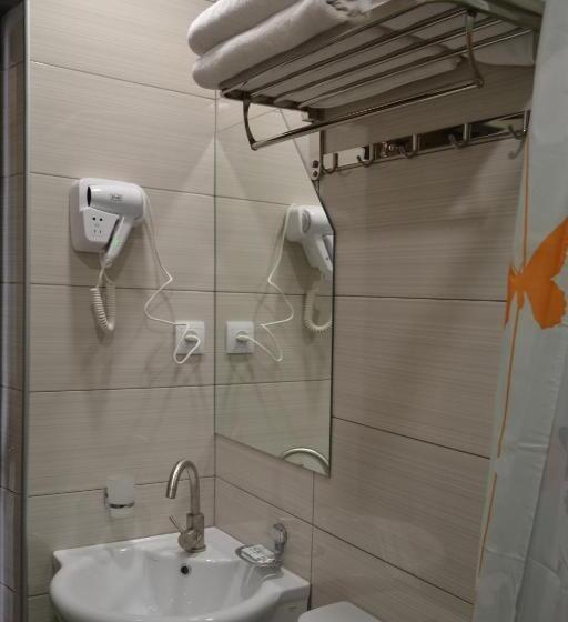 اتاق استاندارد سه نفره, Kare No Hotel Tsaghkadzor