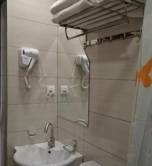 اتاق استاندارد سه نفره, Kare No Hotel Tsaghkadzor