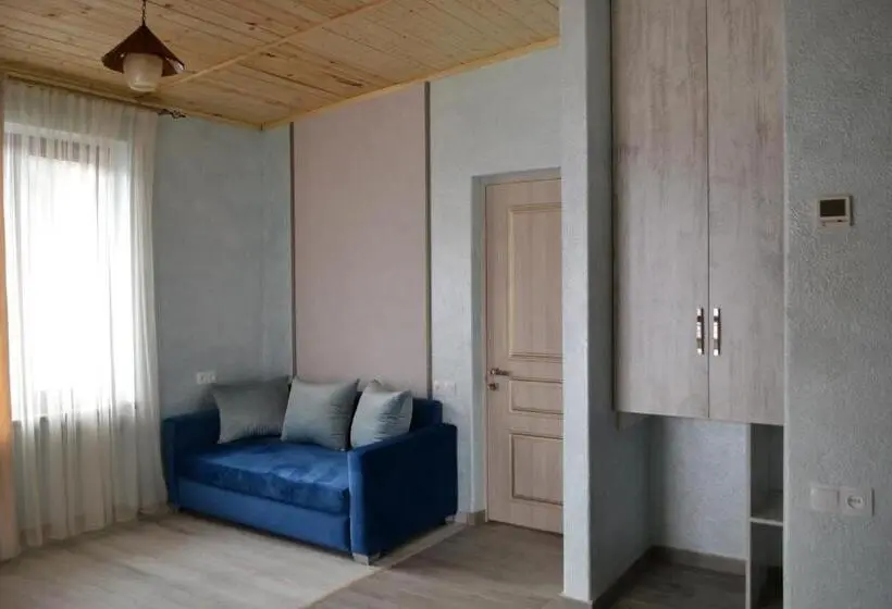 اتاق استاندارد سه نفره, Kare No Hotel Tsaghkadzor
