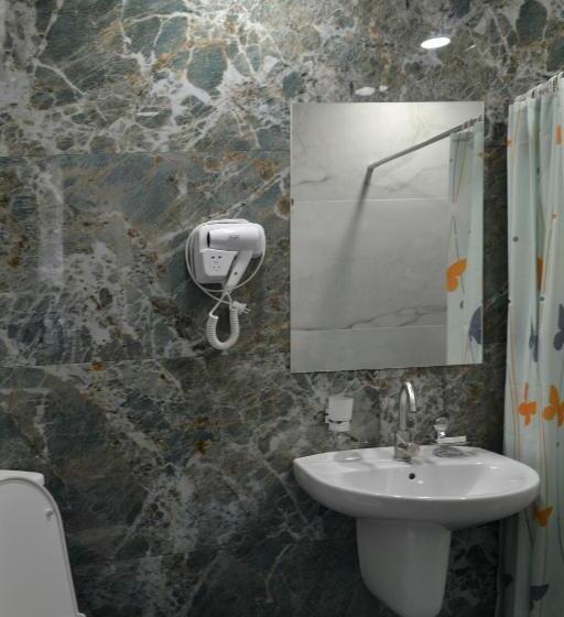 اتاق استاندارد چهار تخته, Kare No Hotel Tsaghkadzor