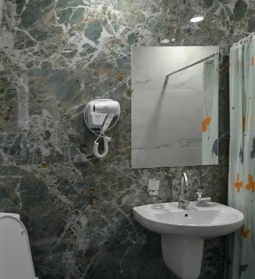 اتاق استاندارد چهار تخته, Kare No Hotel Tsaghkadzor