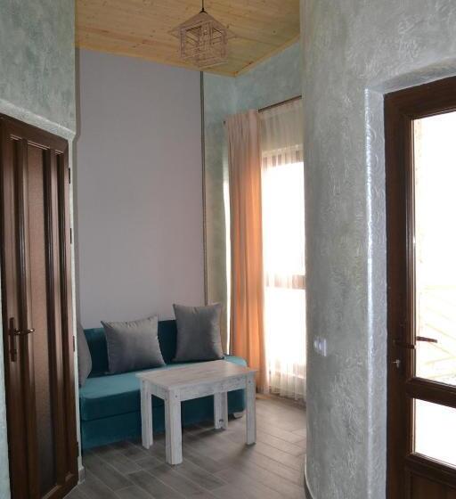 سوییت, Kare No Hotel Tsaghkadzor