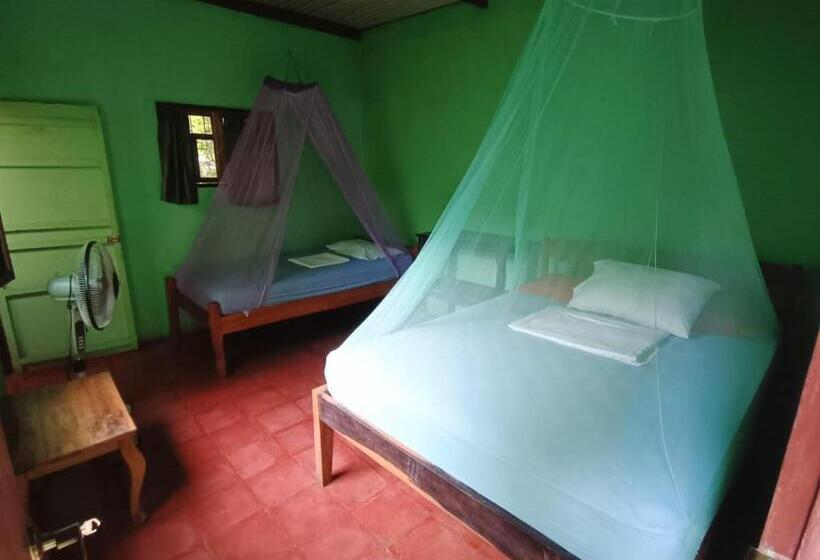Номер Стандарт Трехместный, Hostal Así Es Mi Tierra