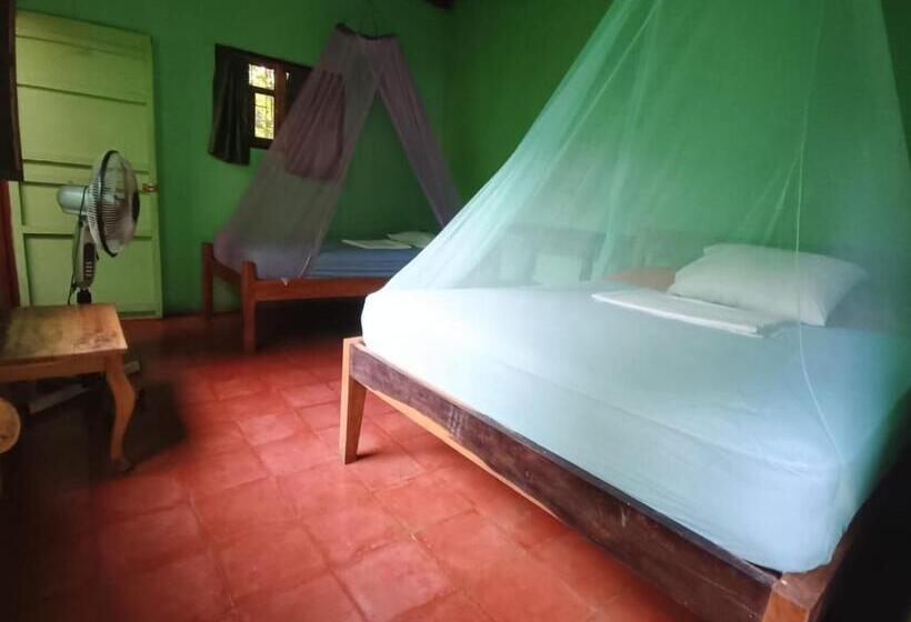 스탠다드 트리플 룸, Hostal Así Es Mi Tierra