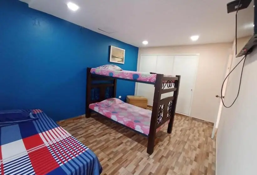 اتاق خانوادگی با سرویس بهداشتی مشترک, Hostal Avanza