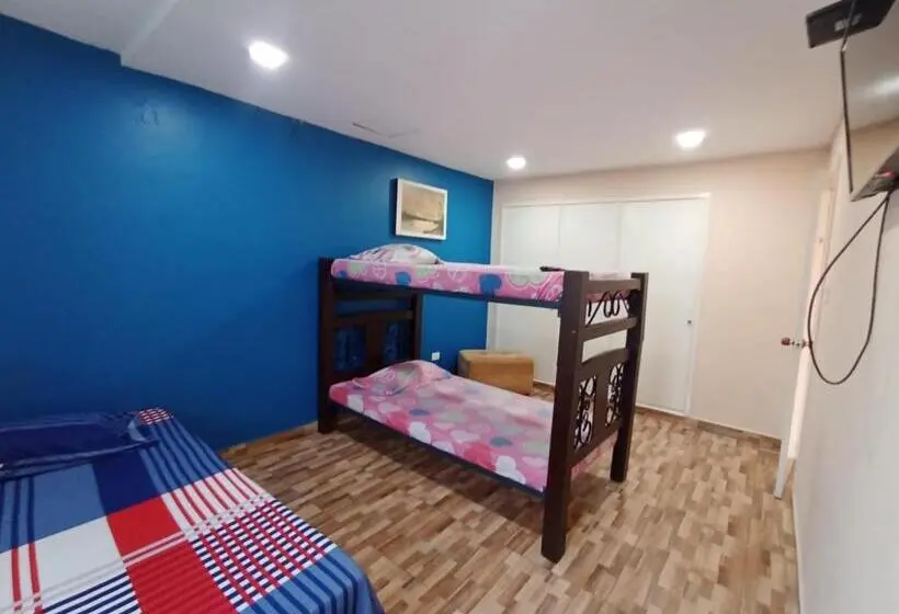 اتاق خانوادگی با سرویس بهداشتی مشترک, Hostal Avanza