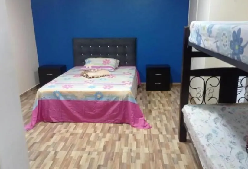 اتاق خانوادگی, Hostal Avanza