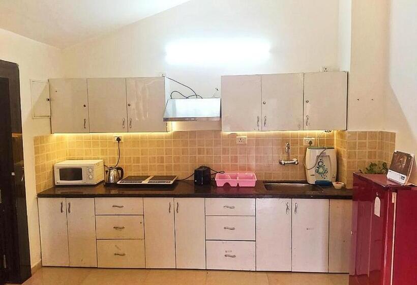 דירת חדר נוף לבריכה, Premium 2 Bhk Green Suites