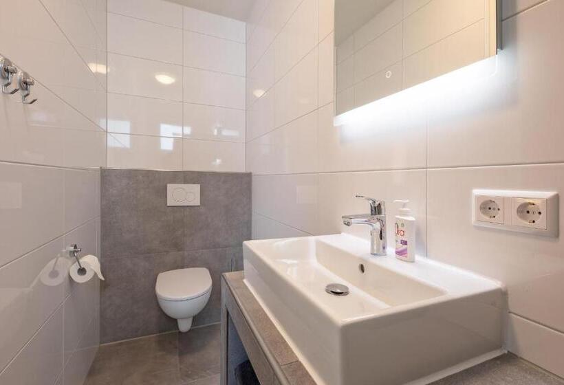 اتاق لوکس, Bed & Parking Burght Van Texel