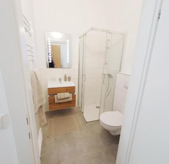 Номер Стандарт Трехместный, Gästezimmer ödenburgerstraße