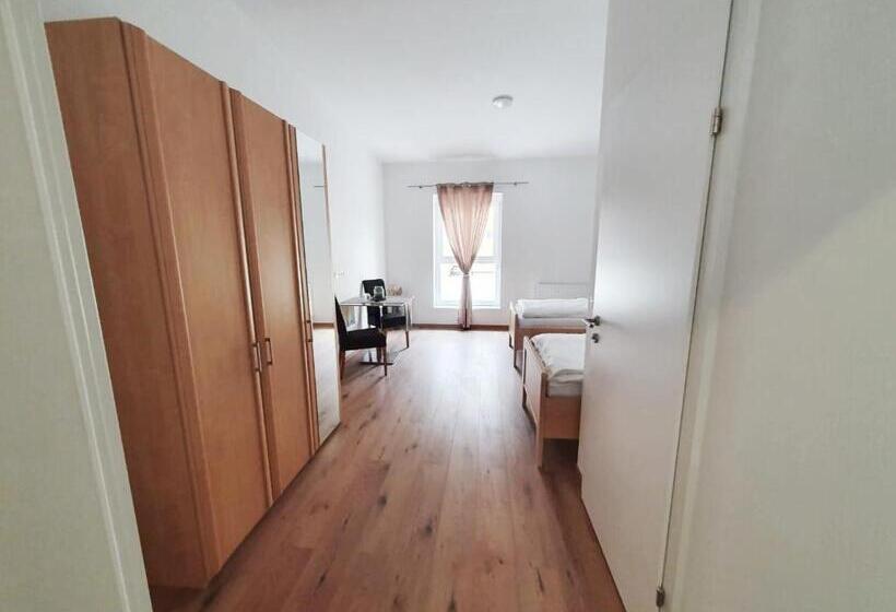 Номер Стандарт Трехместный, Gästezimmer ödenburgerstraße