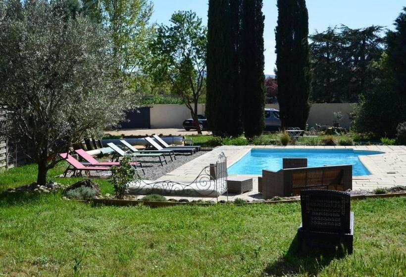 חדר סופריור עם מיטת קינג, La Bastide Des Lavandières