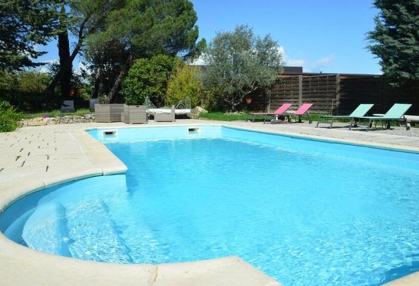 חדר סופריור עם מיטת קינג, La Bastide Des Lavandières