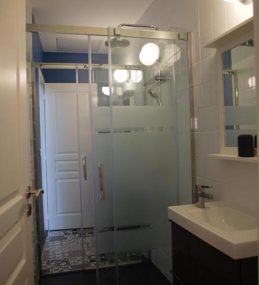 Номер Стандарт, La Maison De L Artiste Chambres D Hôtes à Verdun Avec Jacuzzi