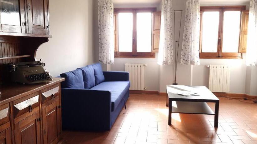 Номер Стандарт Вид на Сад, Walkandrace