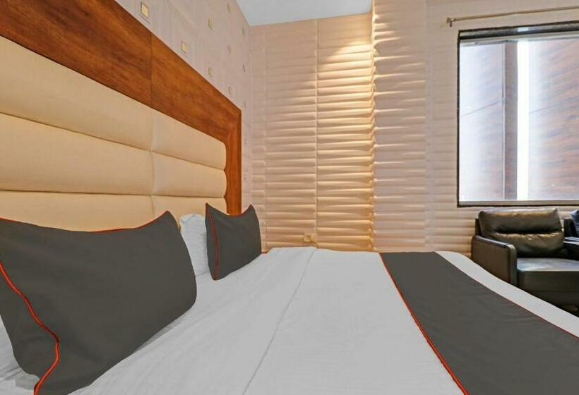 豪华三人间, Collection O Hotel Moon