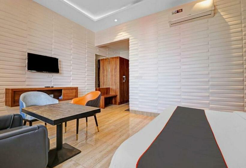 豪华三人间, Collection O Hotel Moon