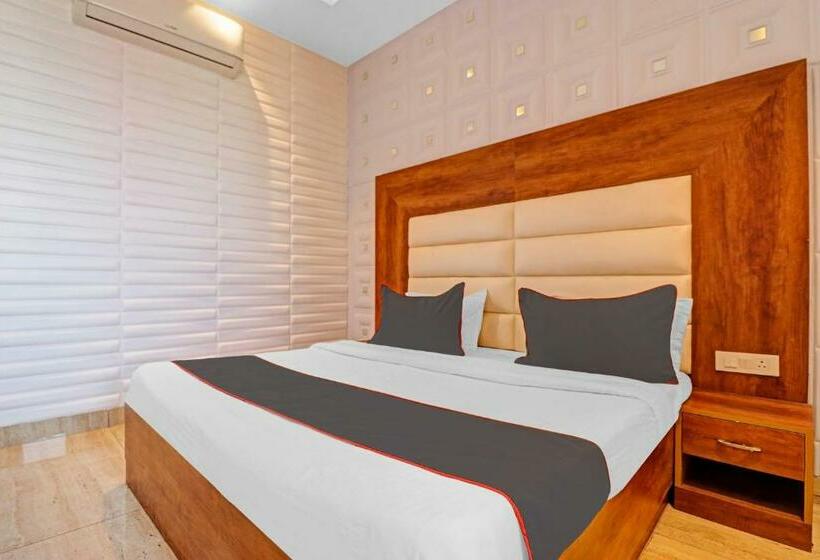 豪华三人间, Collection O Hotel Moon