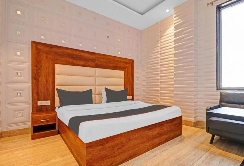 豪华三人间, Collection O Hotel Moon