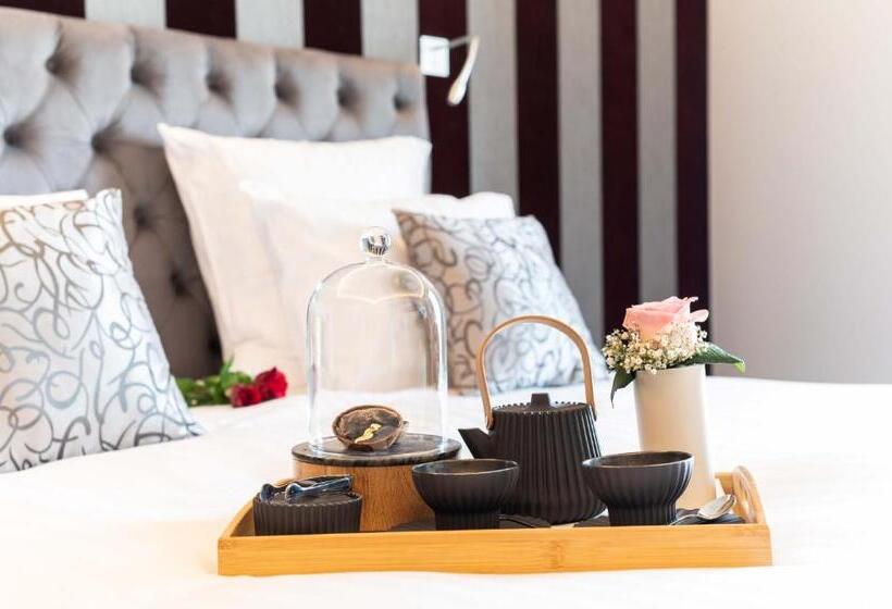 חדר דלוקס, Dali Val D Europe