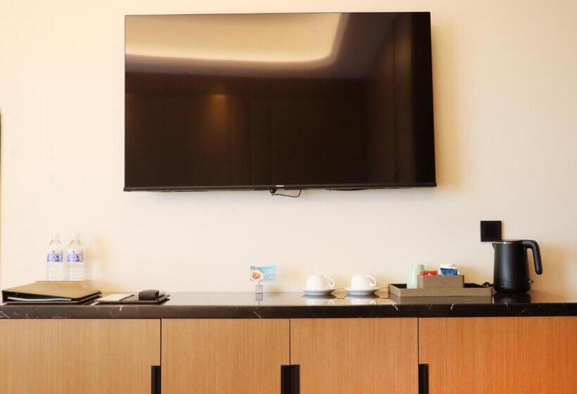 חדר אקזקיוטיב נוף לגינה, La Quinta By Wyndham Weifang South