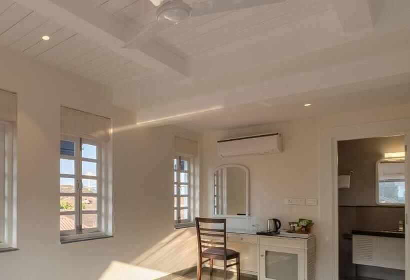 디럭스 룸 킹사이즈 침대, O Pierre