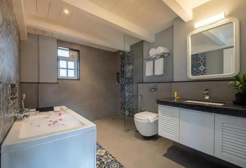 Suite, O Pierre