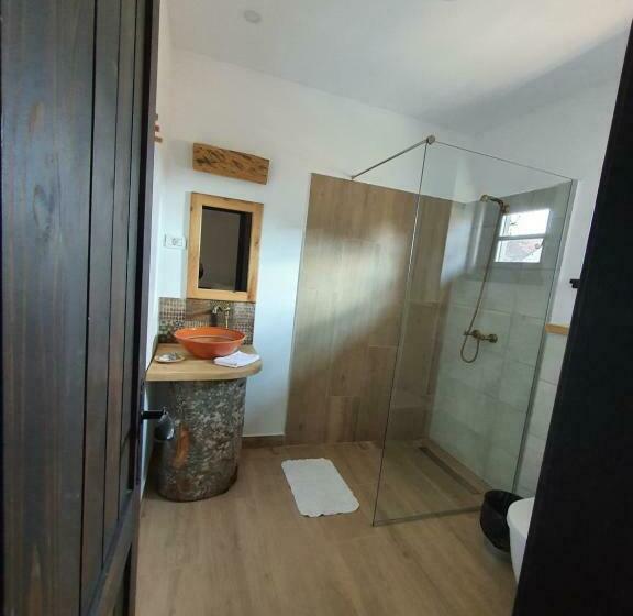 スタンダードルーム, Ograda Bunicilor