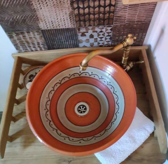 スタンダードルーム, Ograda Bunicilor