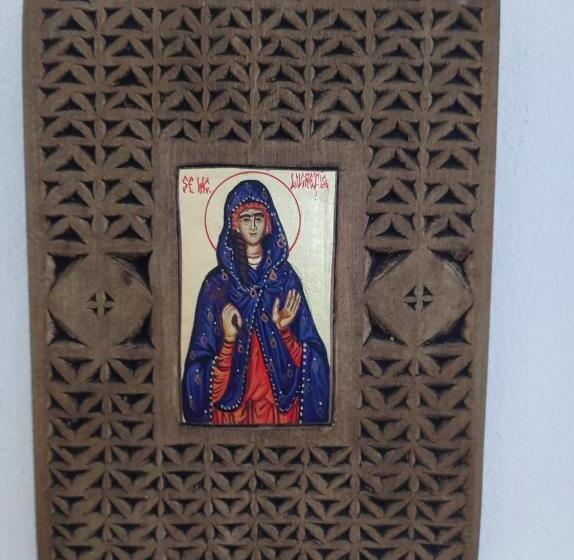 スタンダードルーム, Ograda Bunicilor