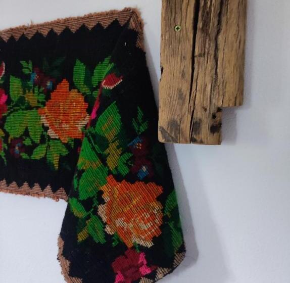 スタンダードルーム, Ograda Bunicilor