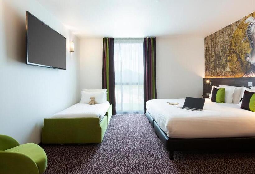 חדר סטנדרט לשלושה, Hôtel Roi Soleil Prestige Plaisir   St Quentin