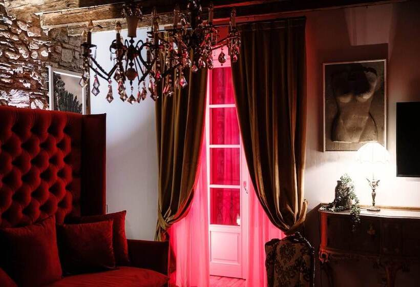 سوییت لوکس, Aurum   Como Luxury Suites