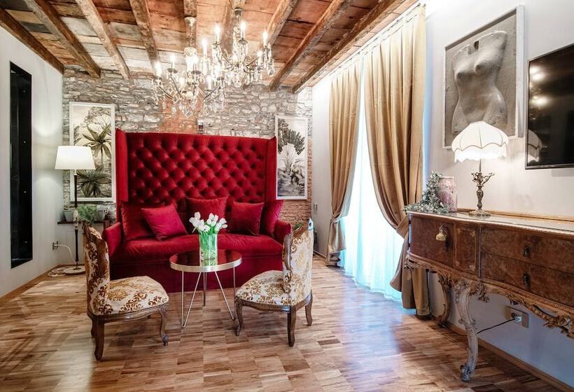 سوییت لوکس, Aurum   Como Luxury Suites