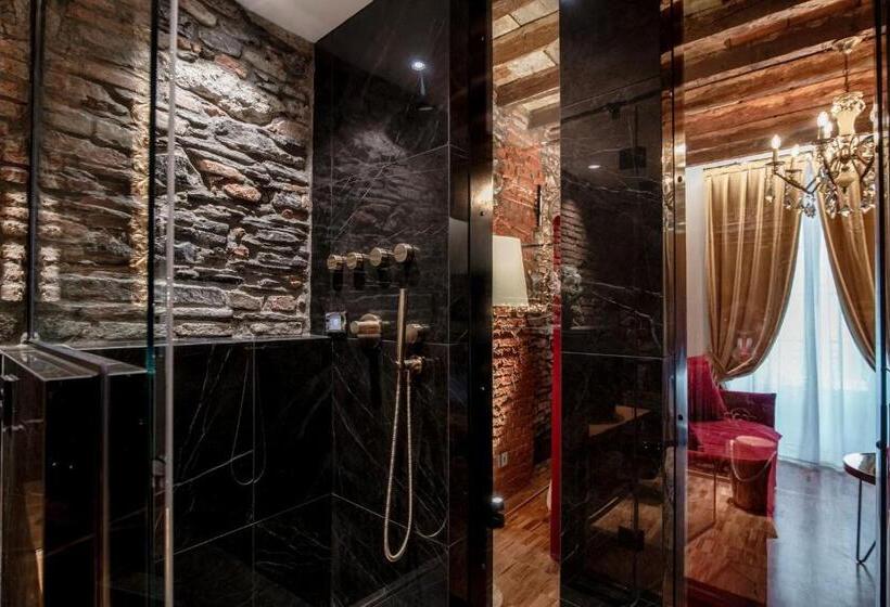 سوییت لوکس, Aurum   Como Luxury Suites